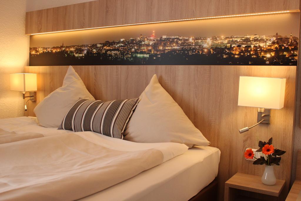 Hotel Restaurant Kromberg Remscheid Room photo
