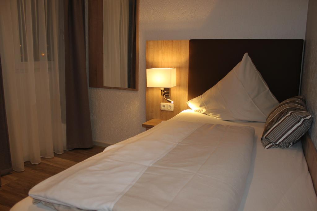 Hotel Restaurant Kromberg Remscheid Exterior photo