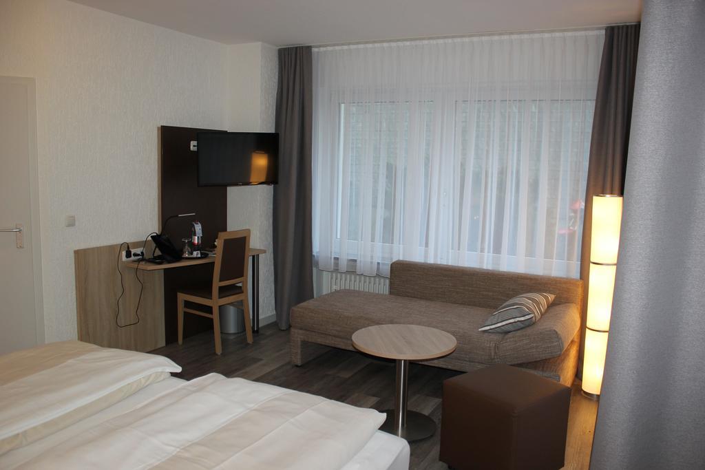 Hotel Restaurant Kromberg Remscheid Exterior photo