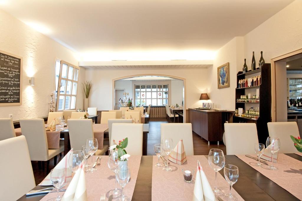 Hotel Restaurant Kromberg Remscheid Exterior photo